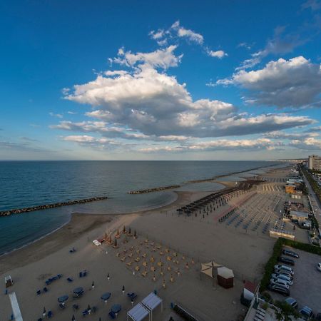 Hotel Antagos Монтезільвано Екстер'єр фото
