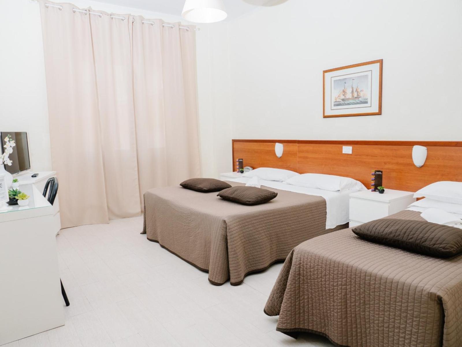 Hotel Antagos Монтезільвано Екстер'єр фото