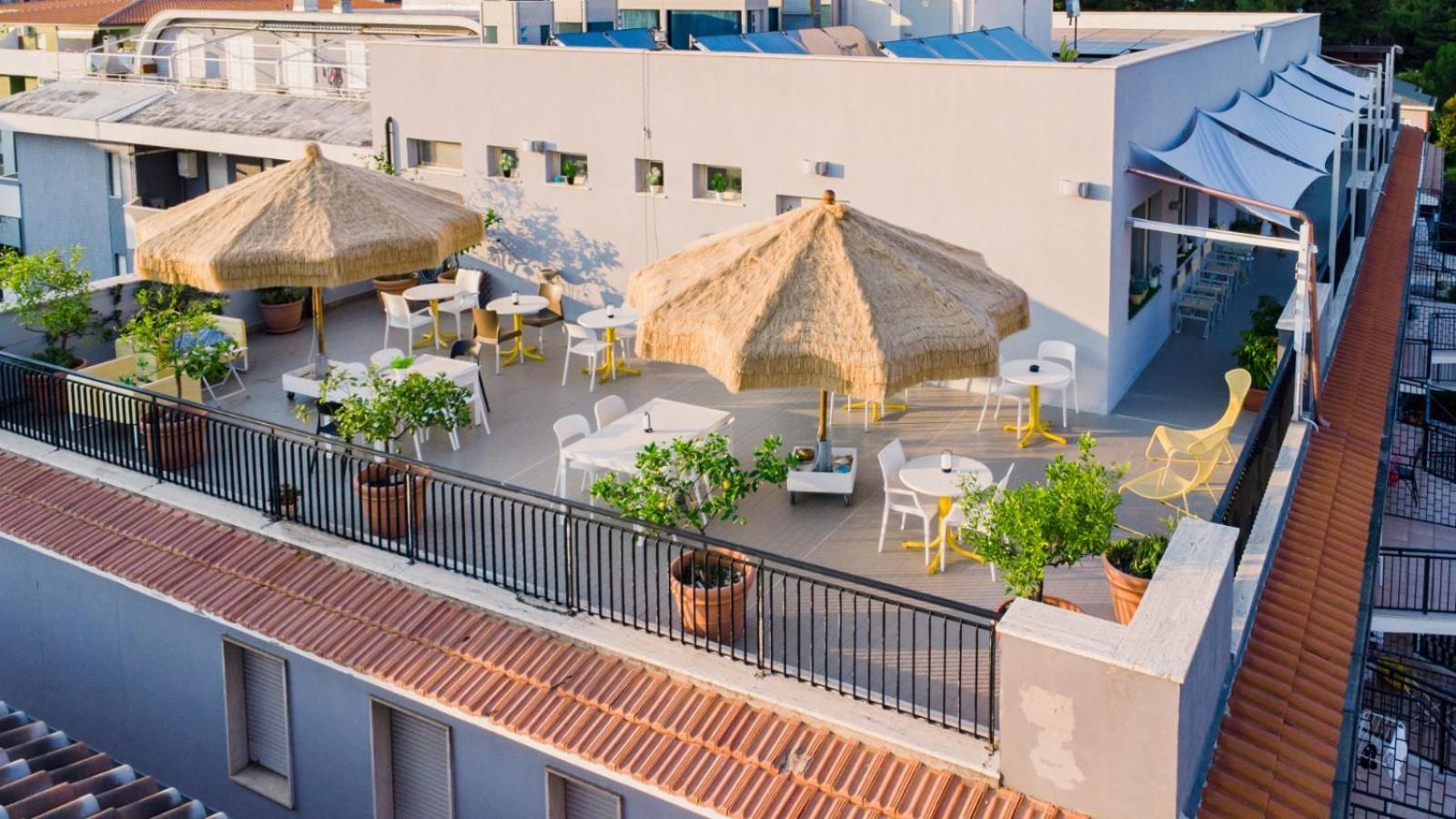 Hotel Antagos Монтезільвано Екстер'єр фото