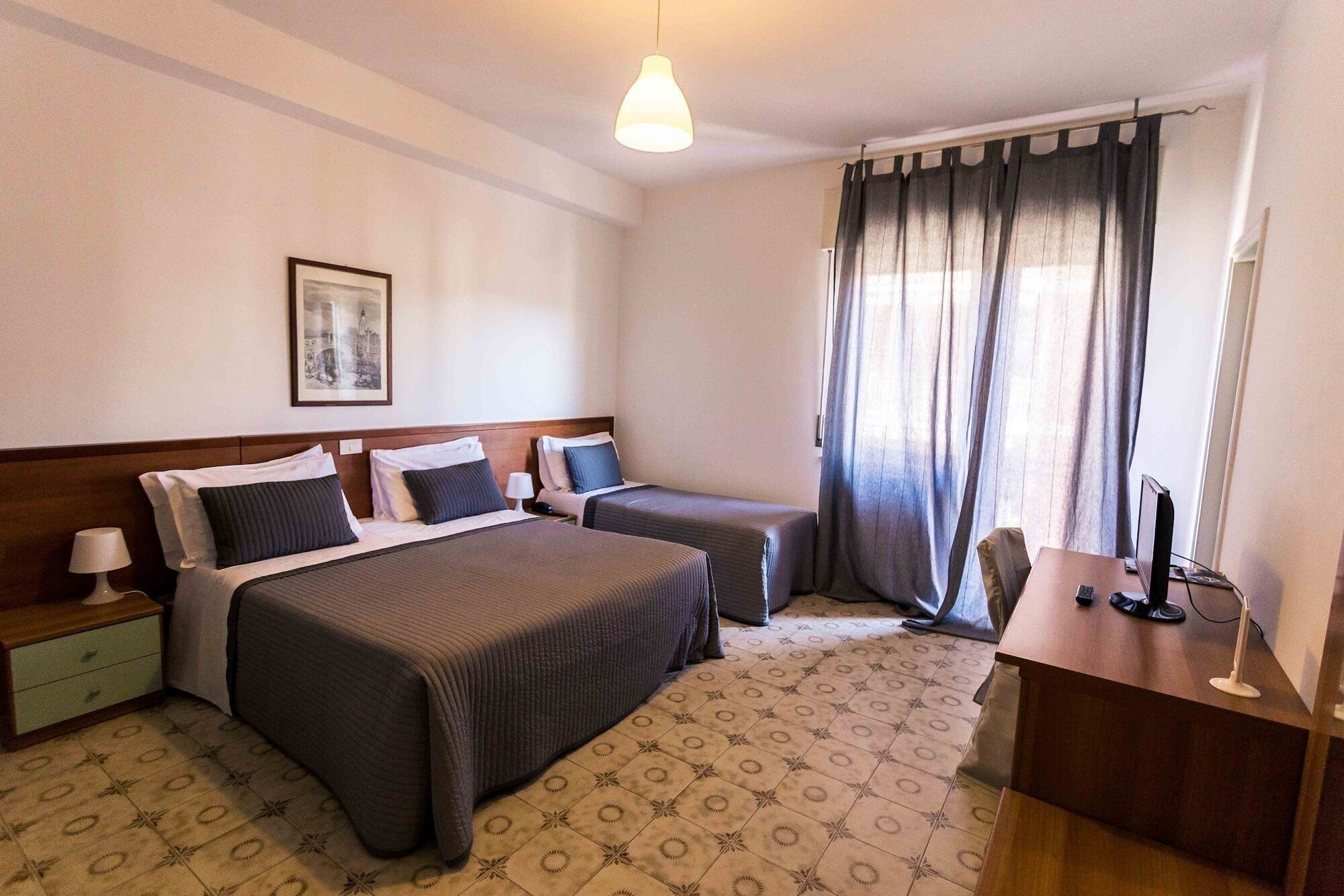 Hotel Antagos Монтезільвано Екстер'єр фото